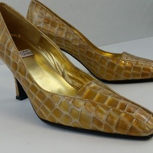 Timothy Hitsman Vintage Gold Leather Pump size 7 M